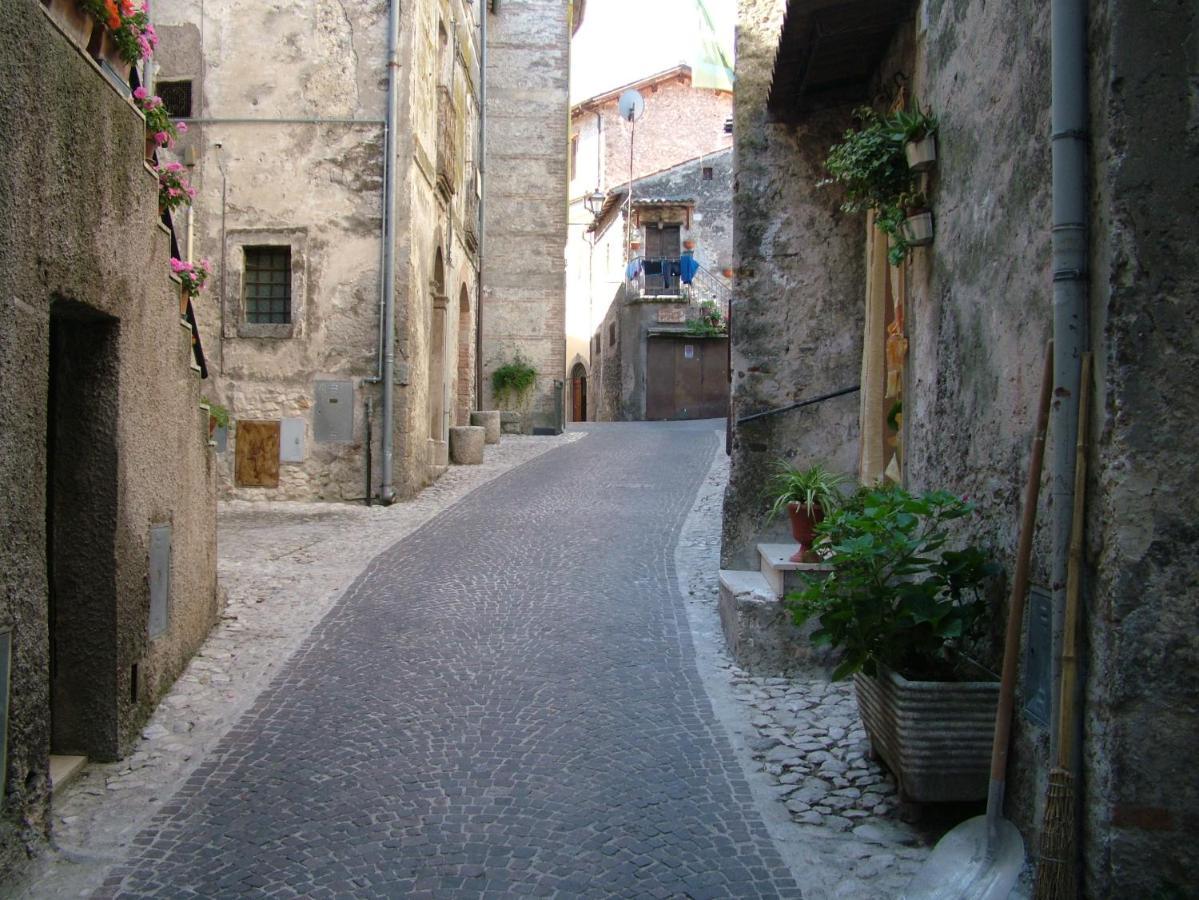 Casa Matilda - Casa Vacanze Castel di Tora Exterior photo