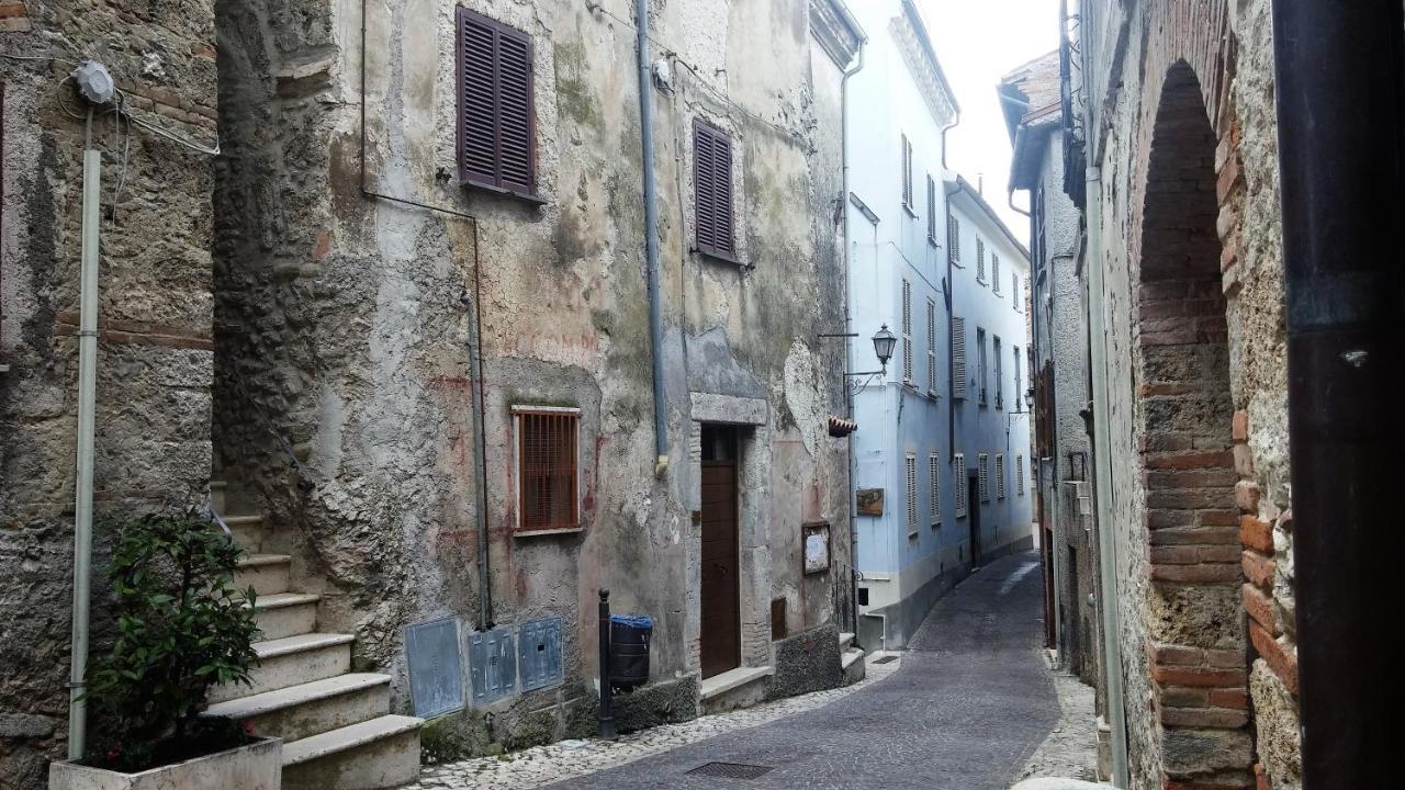 Casa Matilda - Casa Vacanze Castel di Tora Exterior photo