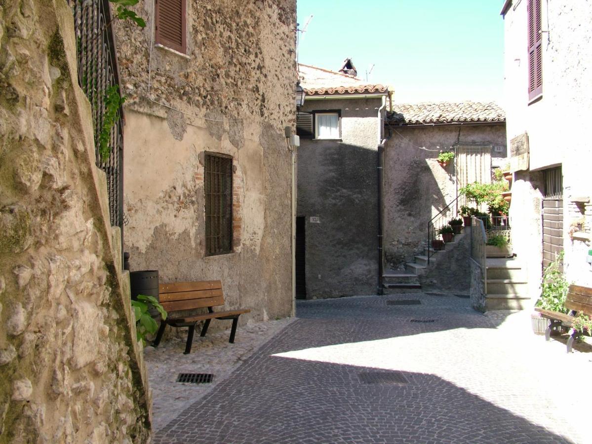 Casa Matilda - Casa Vacanze Castel di Tora Exterior photo