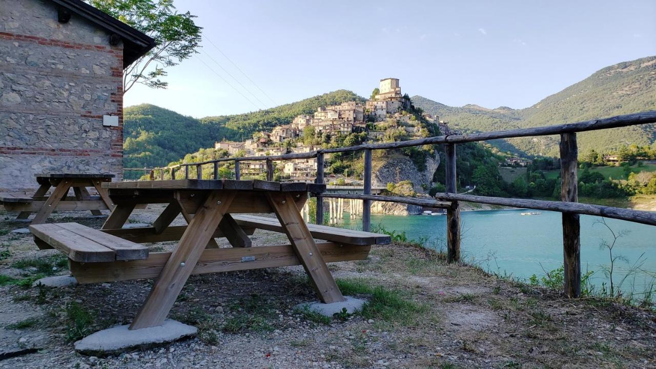 Casa Matilda - Casa Vacanze Castel di Tora Exterior photo