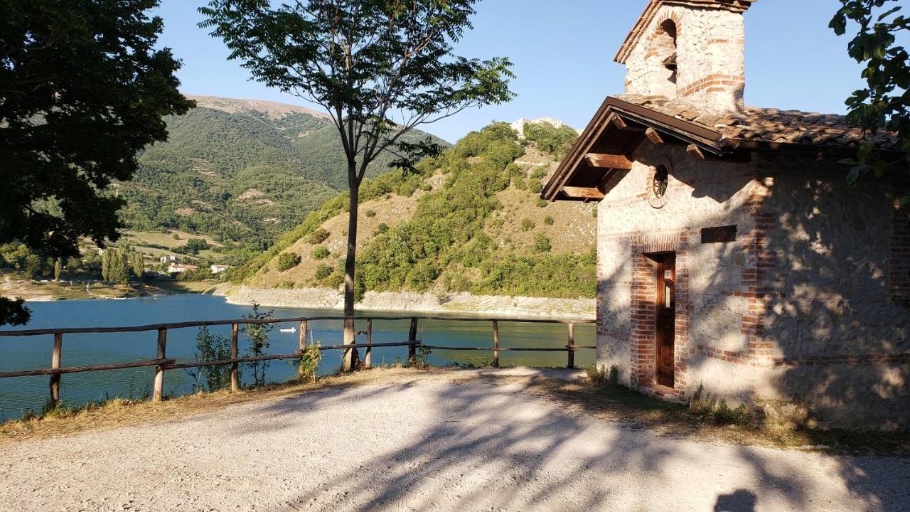Casa Matilda - Casa Vacanze Castel di Tora Exterior photo